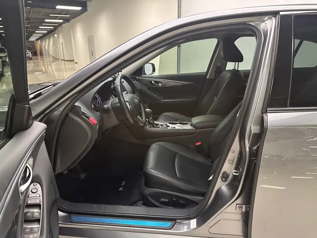 Infiniti Q50L 2016