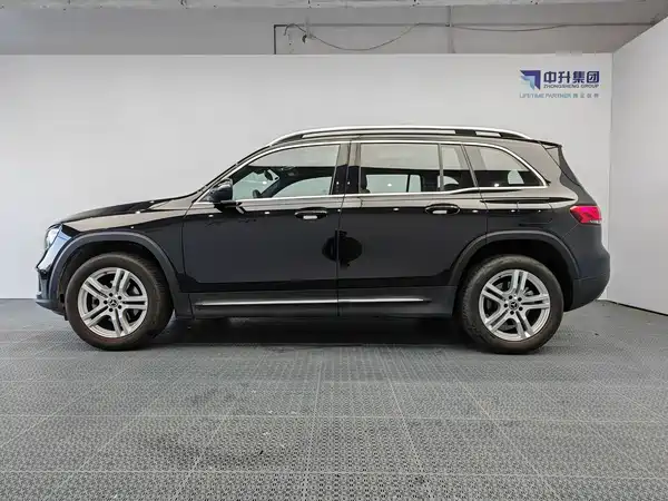 Mercedes-Benz GLB 2023