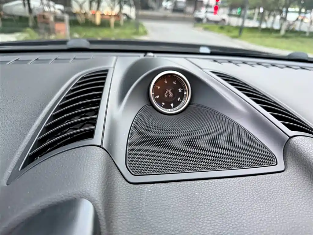 Porsche Cayenne 2016 — фото 23