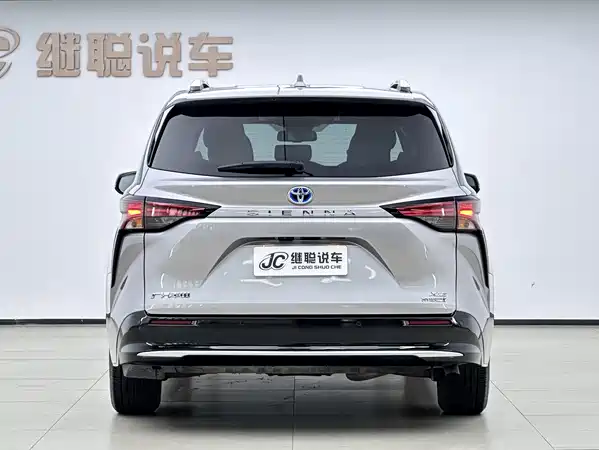 Toyota Sienna 2022