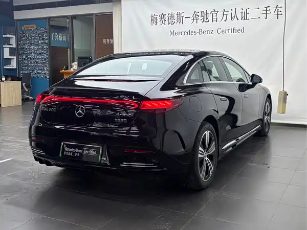 Mercedes-Benz EQE 2025