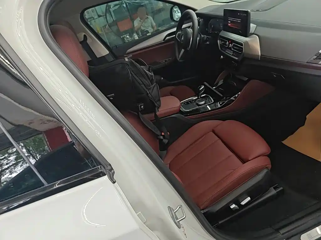 BMW X4 2022 — фото 25