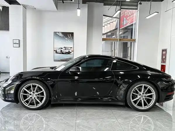 Porsche 911 2023