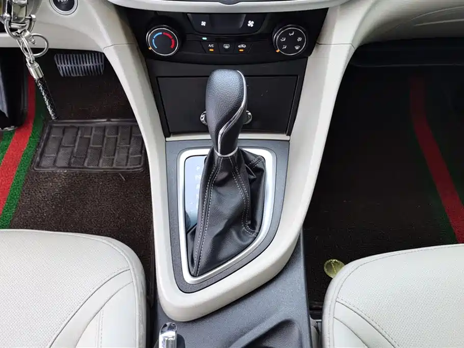 Buick Excelle 2021 — фото 16