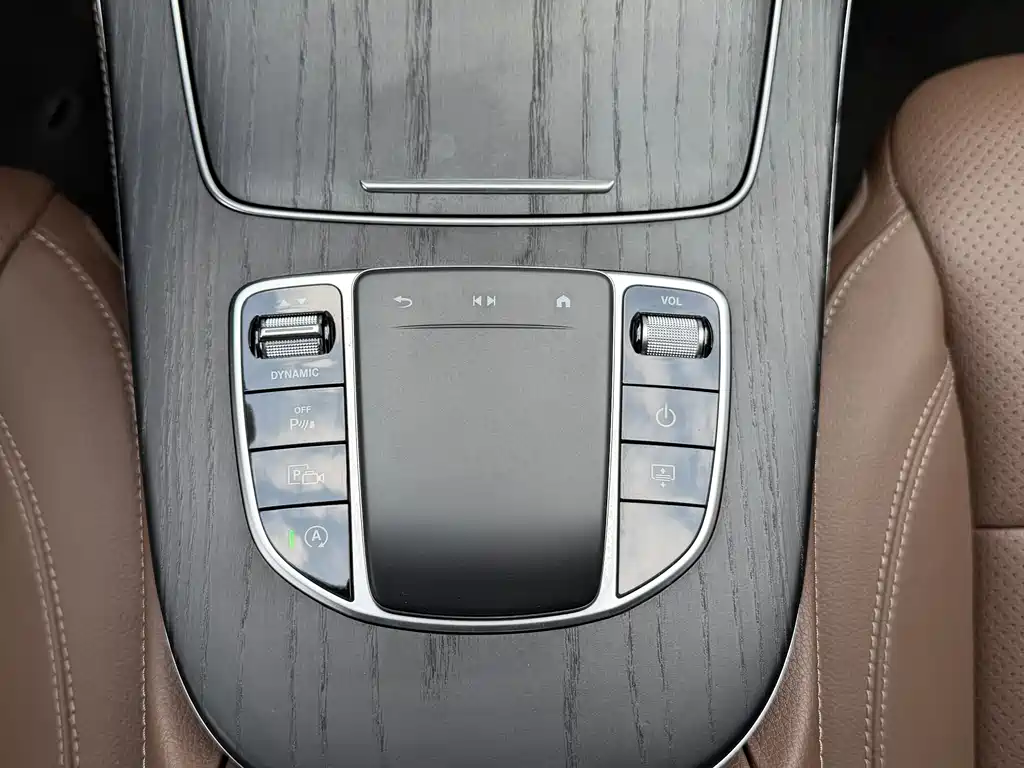 Mercedes-Benz E-Class 2024 — фото 13