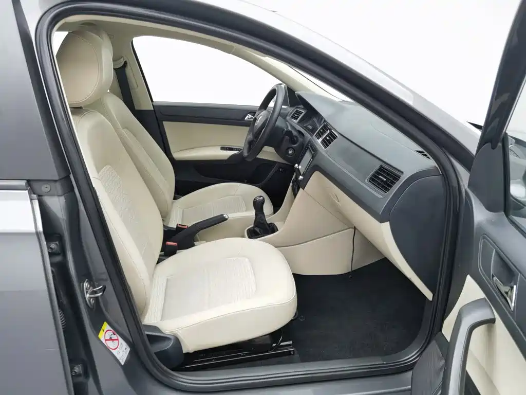 Skoda Rapid 2013 — фото 23