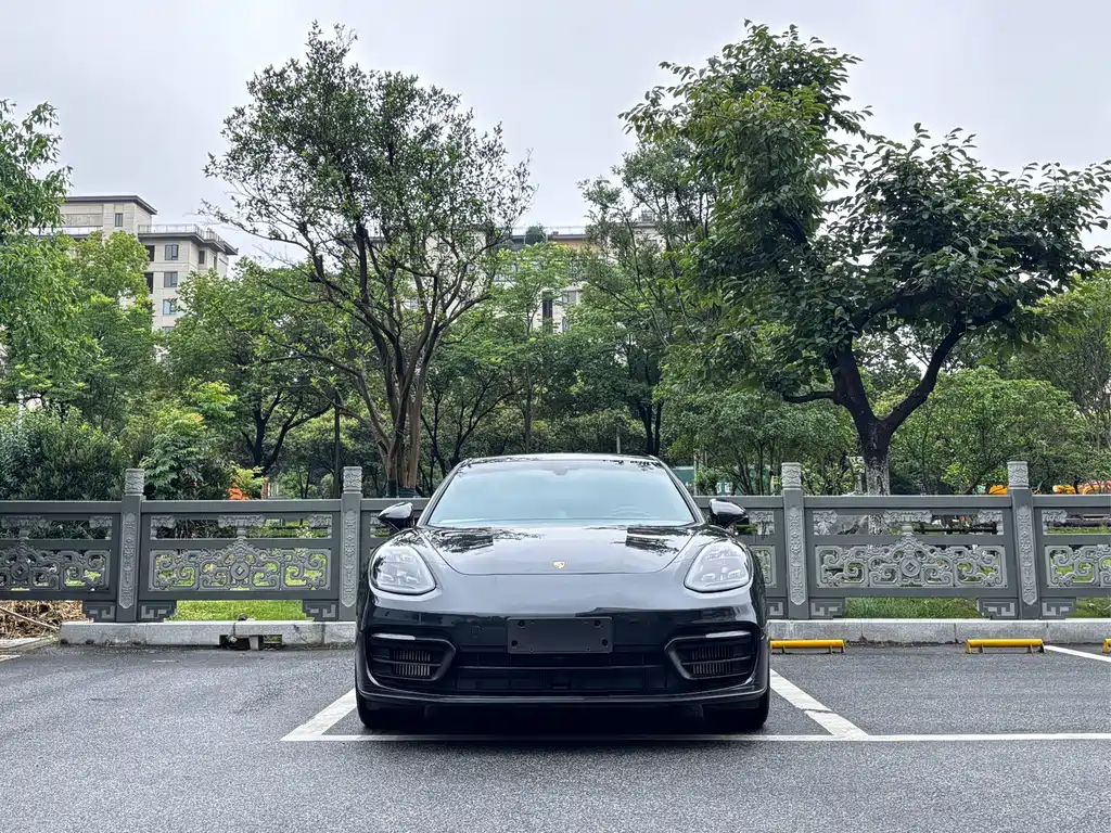 Porsche Panamera 2022