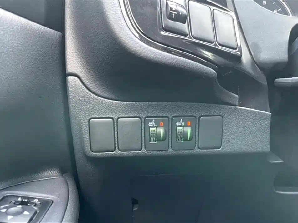 Mitsubishi Outlander 2023 — фото 9