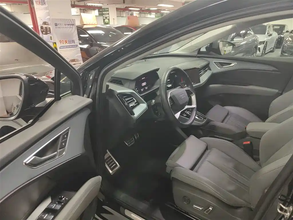 Audi Q5 e-tron 2023 — фото 16