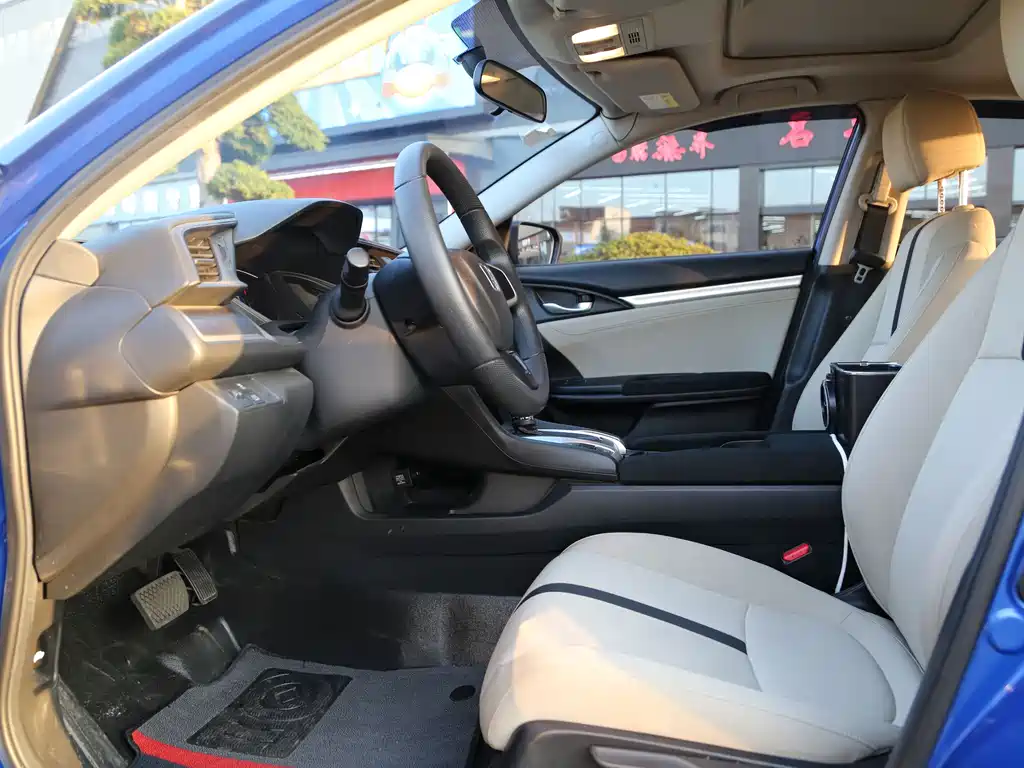 Honda Civic 2017 — фото 12