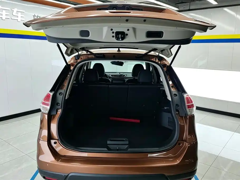 Nissan X-Trail 2015