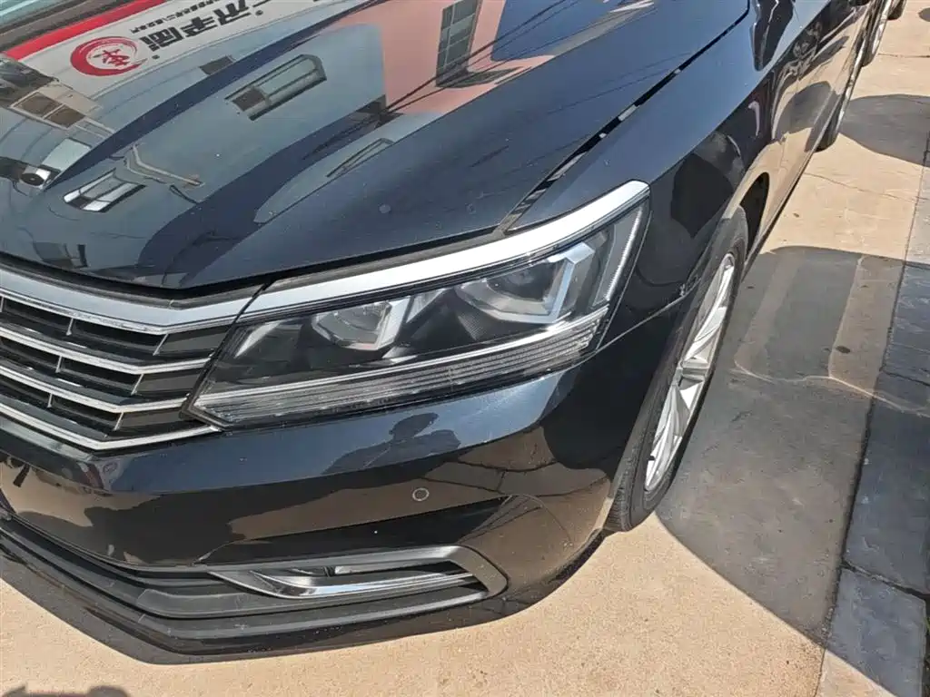 Volkswagen Passat 2018 — фото 24
