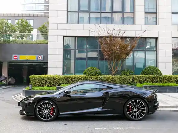 McLaren GT 2022