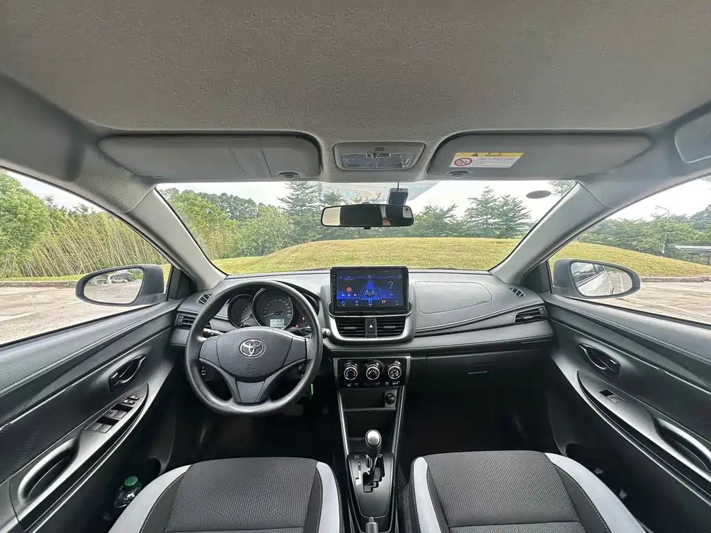 Toyota Yaris L 2020 — фото 19