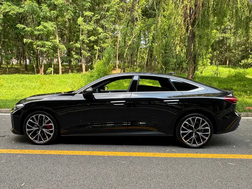 Audi A5L Sportback 2025 — фото 12