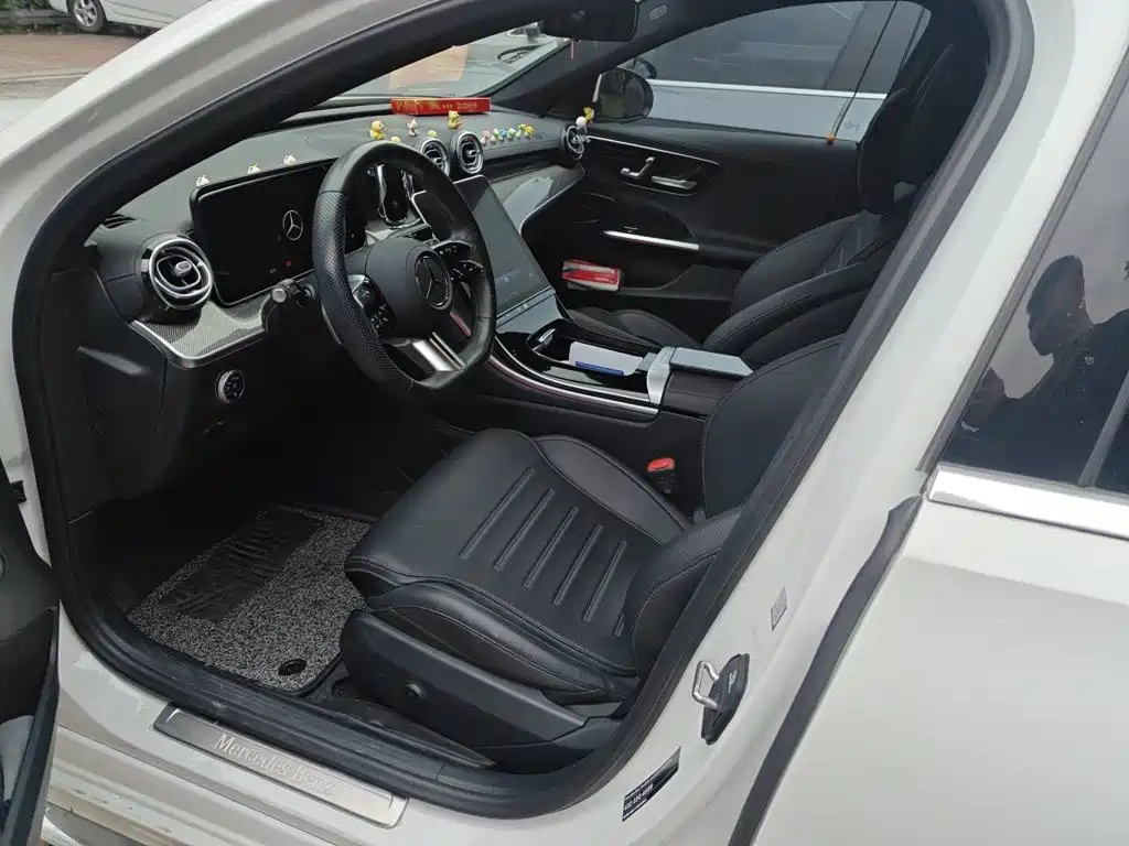 Mercedes-Benz C-Class 2023 — фото 8
