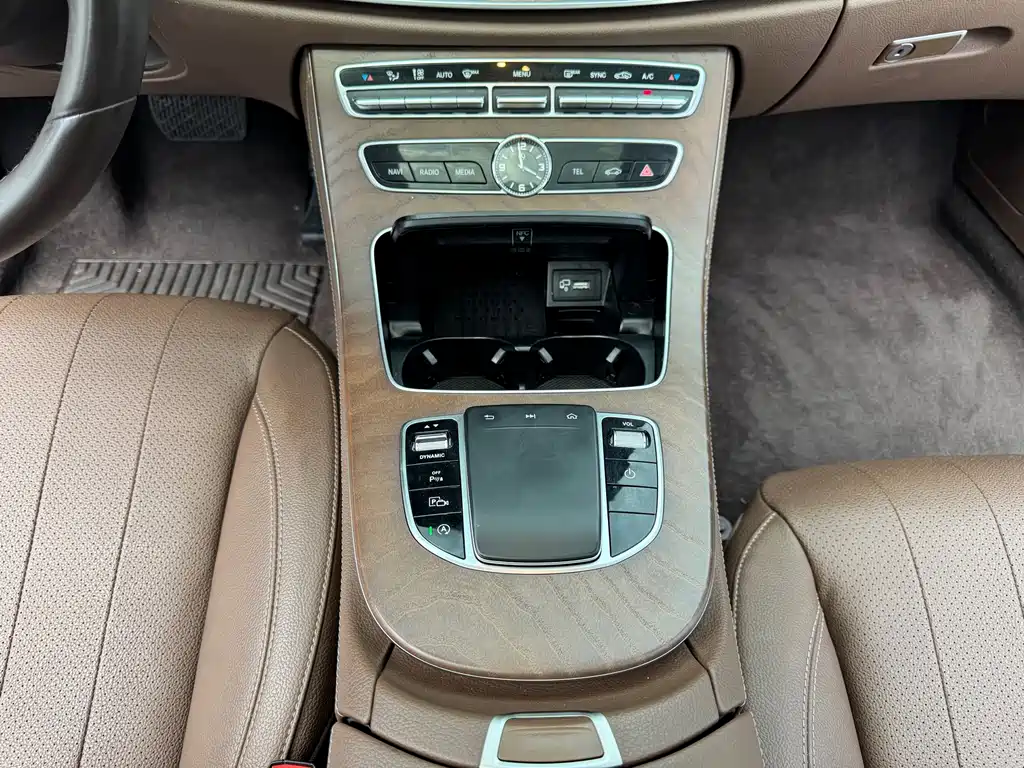 Mercedes-Benz E-Class 2020 — фото 9