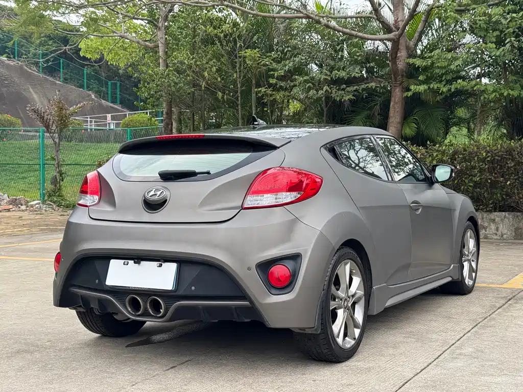 Hyundai Veloster 2017 — фото 18