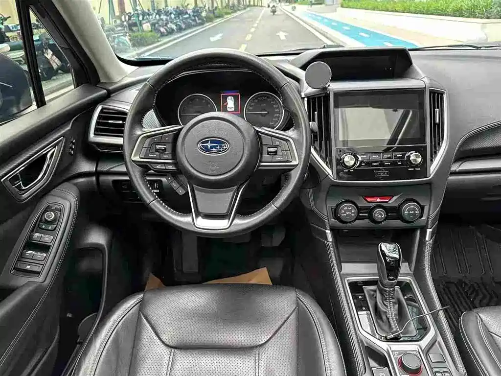 Subaru Forester 2021 — фото 8