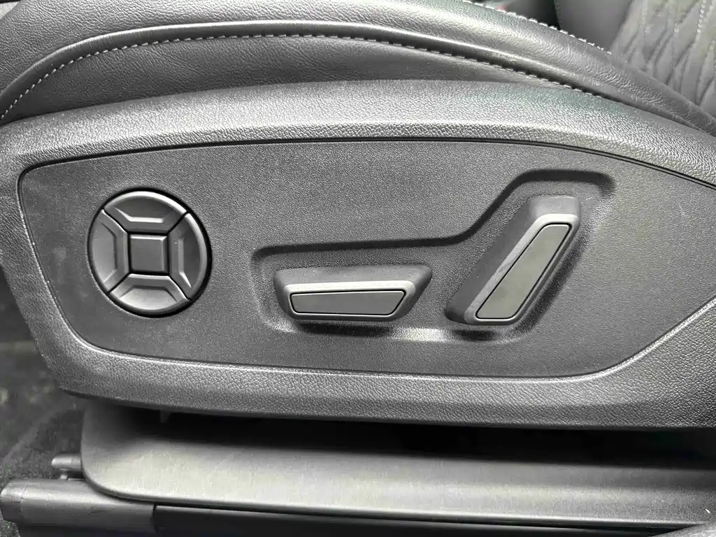 Audi A3 2023 — фото 11