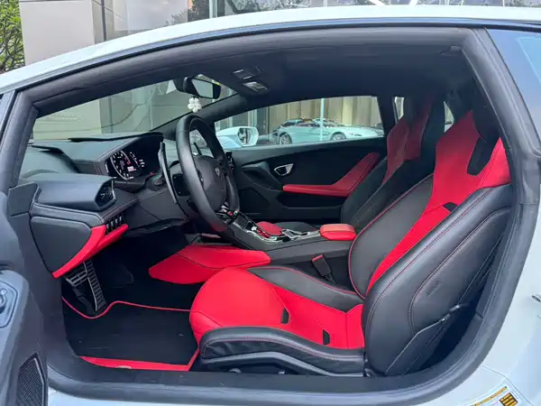 Lamborghini Huracan 2021