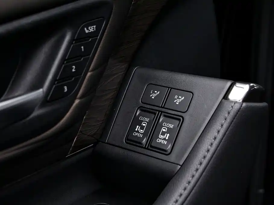 Toyota Alphard 2024 — фото 13