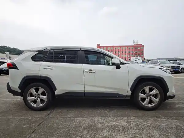 Toyota RAV4 2021