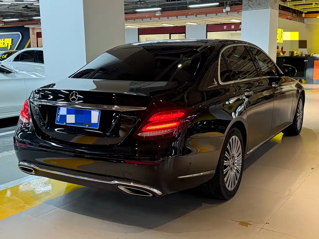 Mercedes-Benz E-Class 2020 — фото 24
