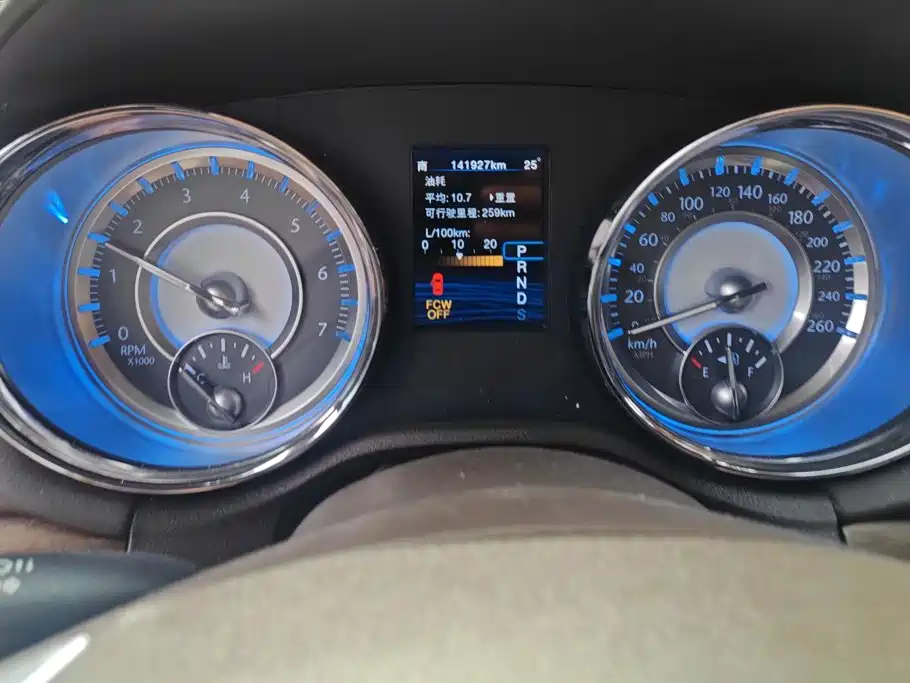 Chrysler 300C 2015 — фото 14