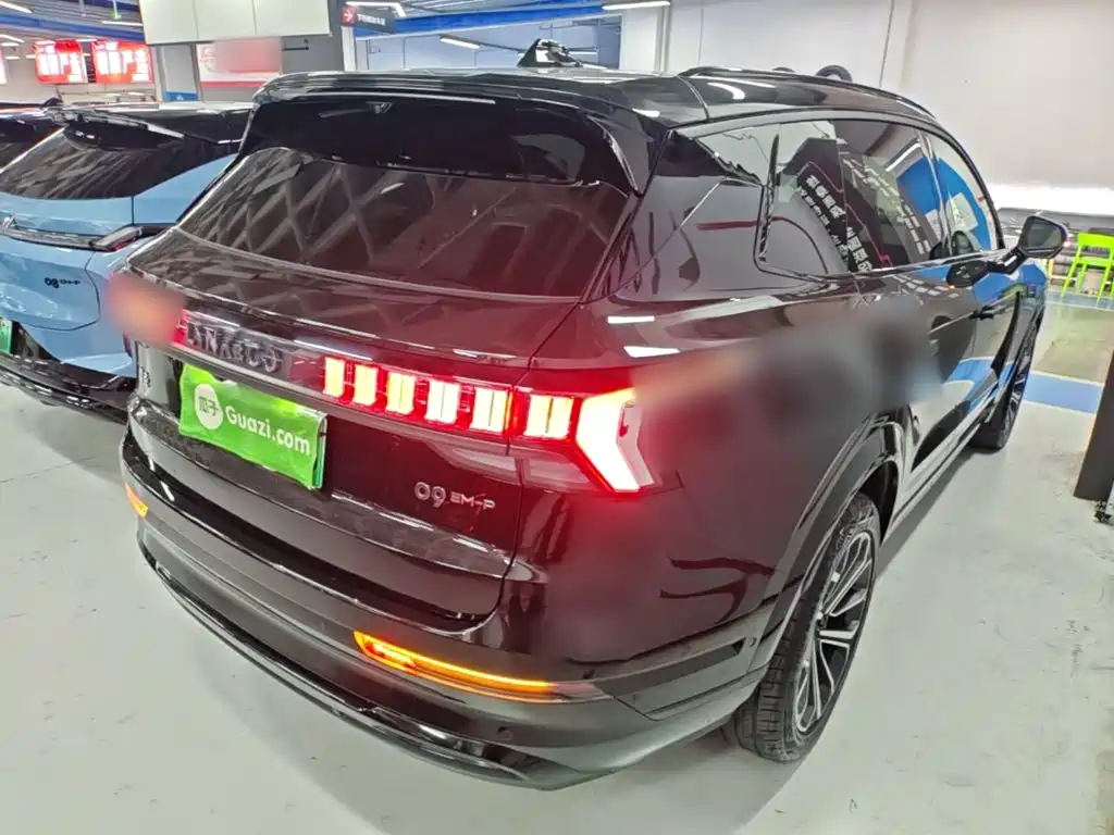 Lynk & Co 09 EM-P 2025