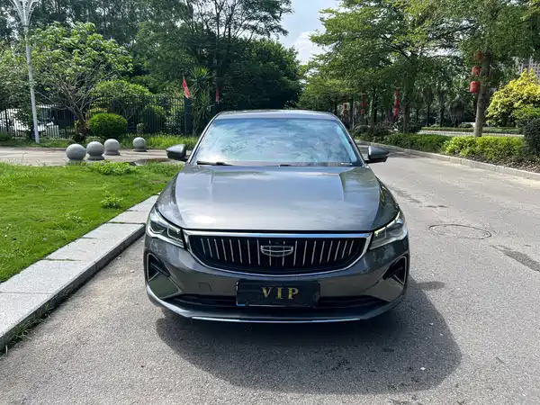 Geely Emgrand 2022