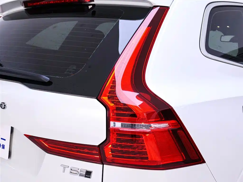 Volvo XC60 2020 — фото 9