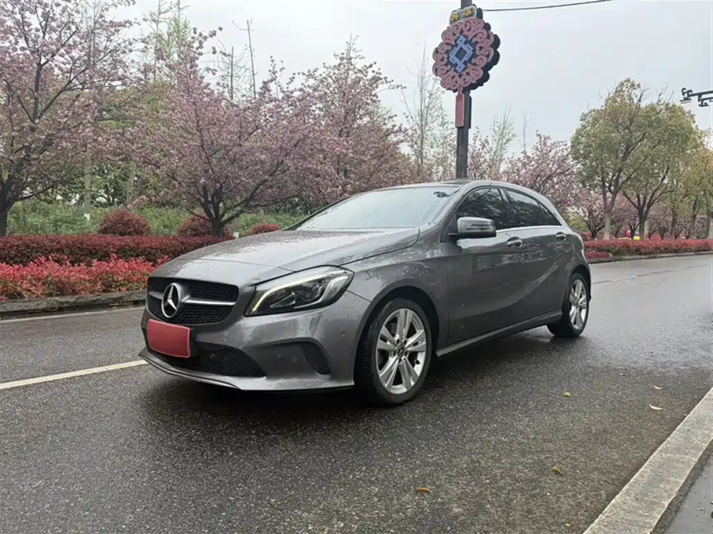 Mercedes-Benz A-Class 2018 — фото 2