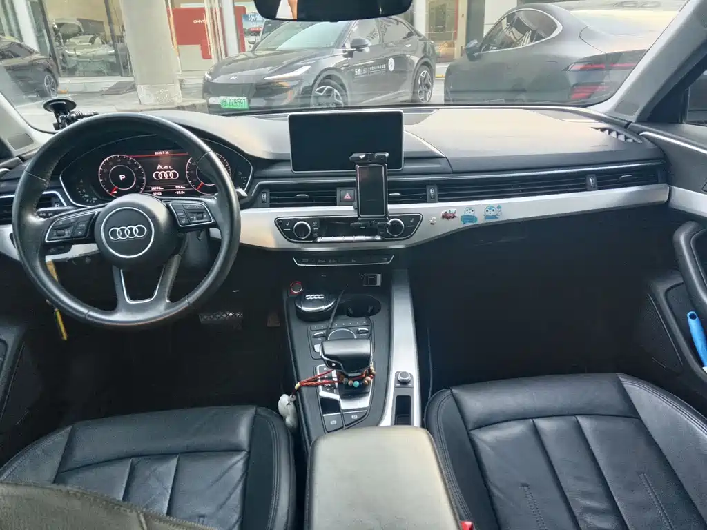 Audi A4L 2018 — фото 8