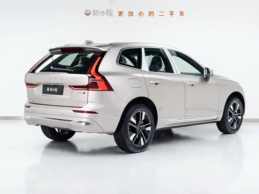 Volvo XC60 2026 — фото 6