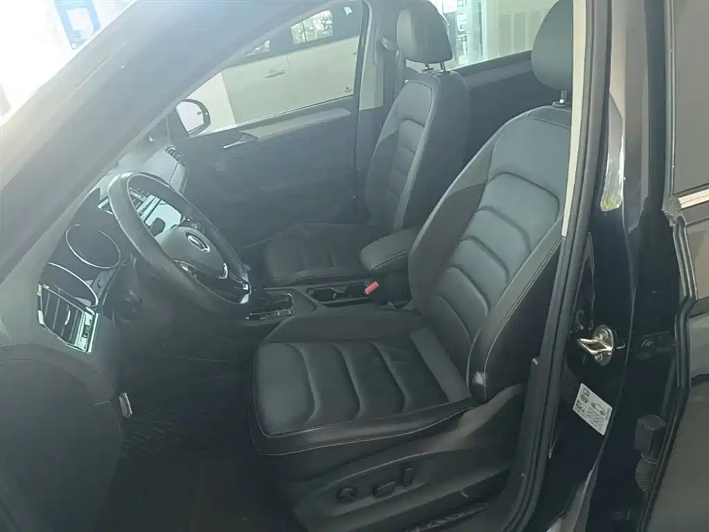 Volkswagen Tiguan L 2020 — фото 15