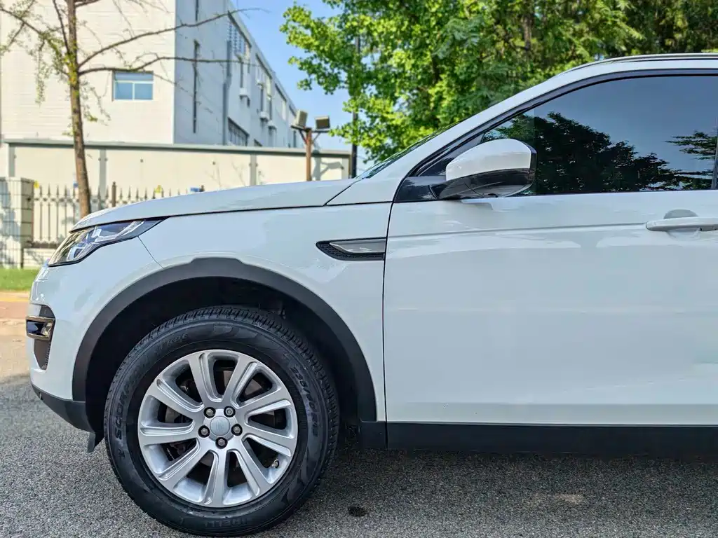 Land Rover Discovery Sport 2017 — фото 33