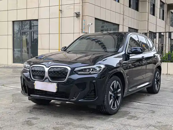 BMW iX3 2024