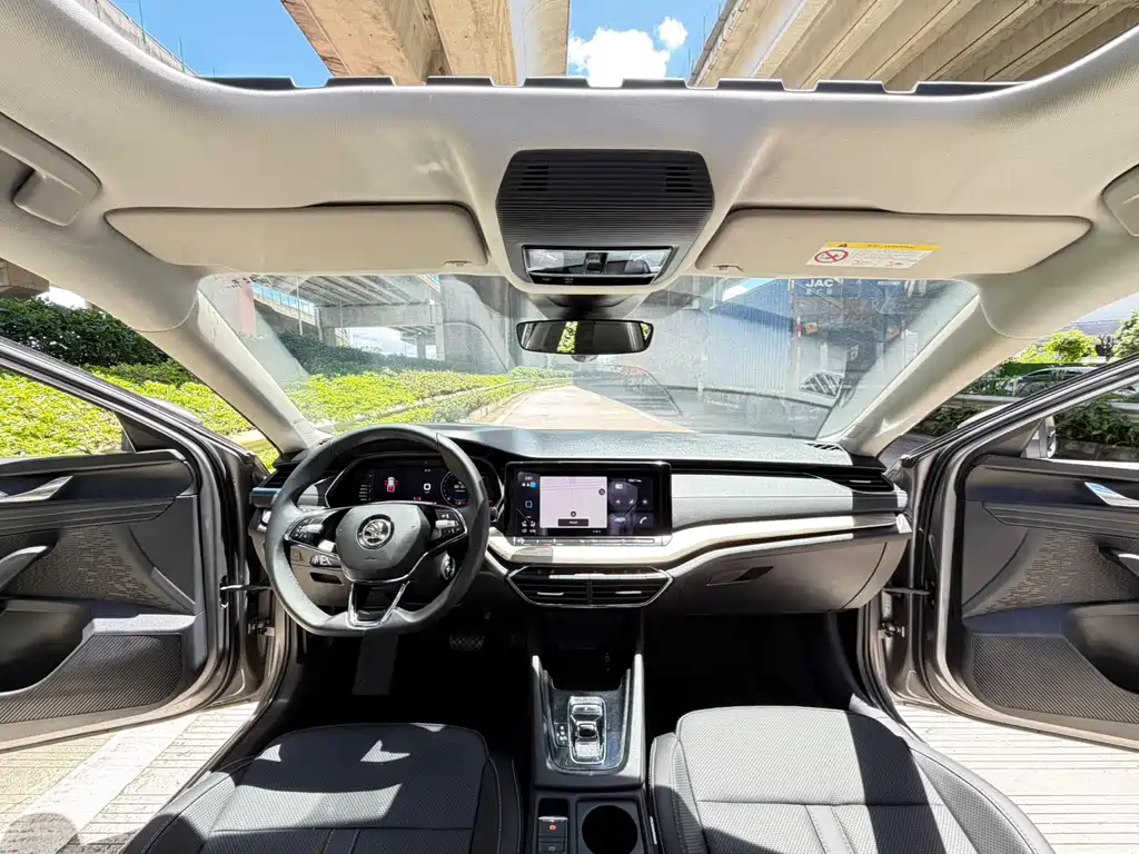 Skoda Octavia 2022 — фото 16