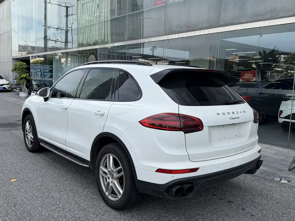 Porsche Cayenne 2016 — фото 9