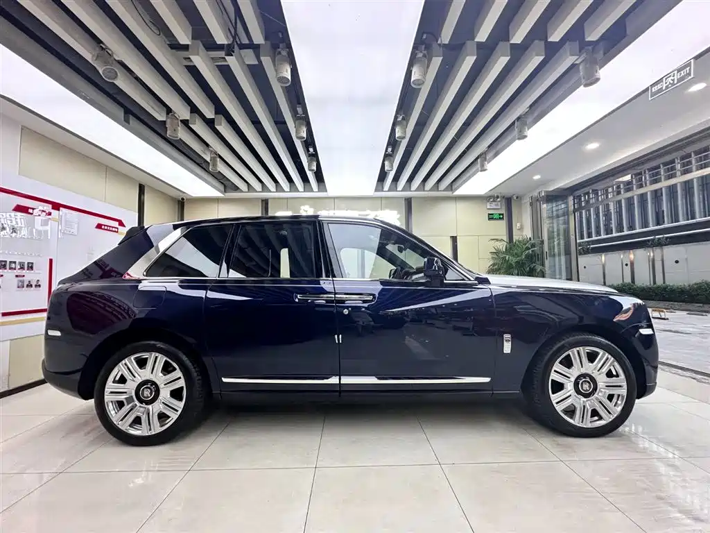 Rolls-Royce Cullinan 2020 — фото 2