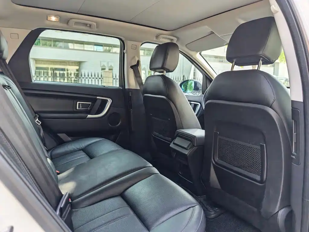 Land Rover Discovery Sport 2017 — фото 25