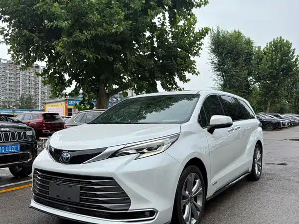 Toyota Sienna 2024