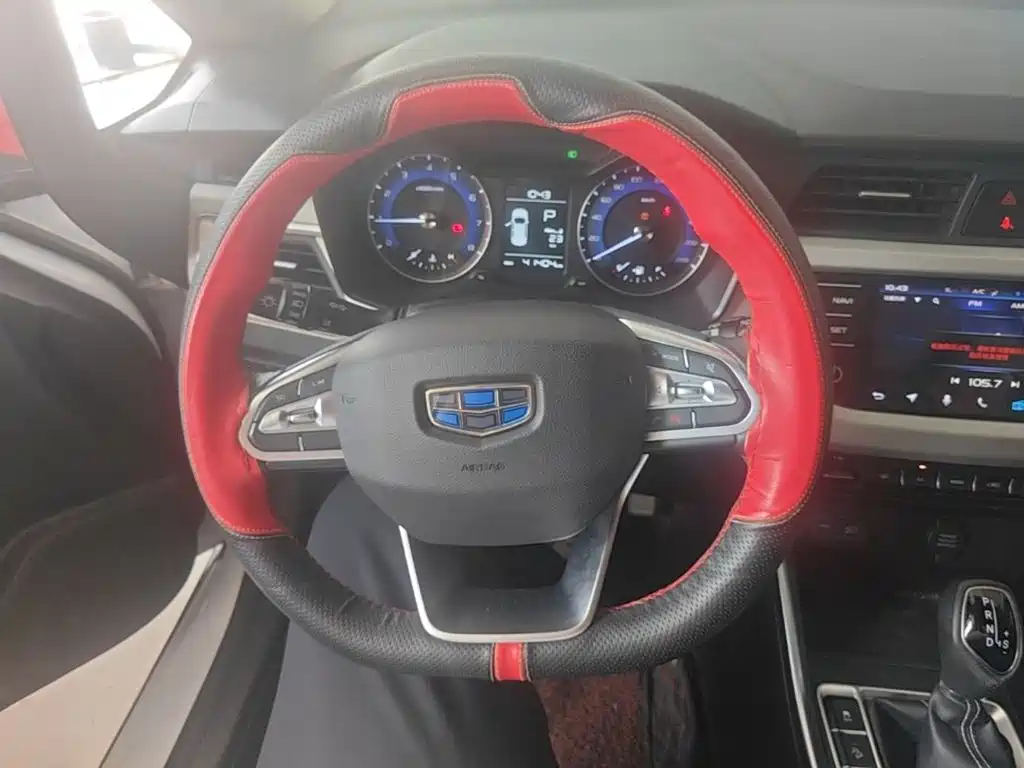 Geely Vision X3 2020 — фото 11