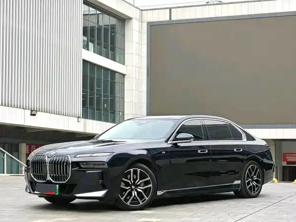 BMW i7 2024