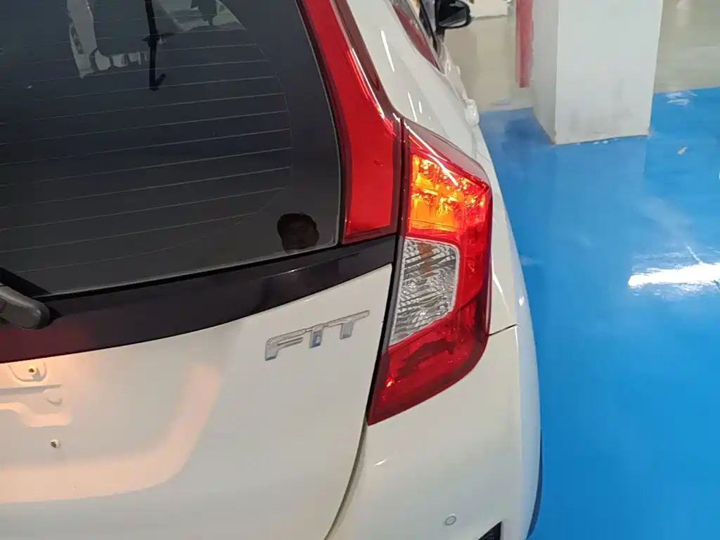 Honda Fit 2016 — фото 8