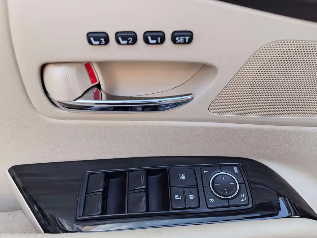 Lexus RX Classic 2015 — фото 14