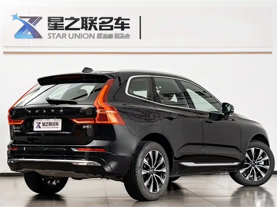 Volvo XC60 2025 — фото 7