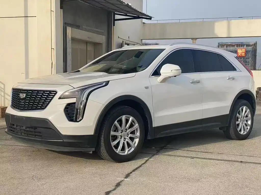 Cadillac XT4 2020 — фото 1