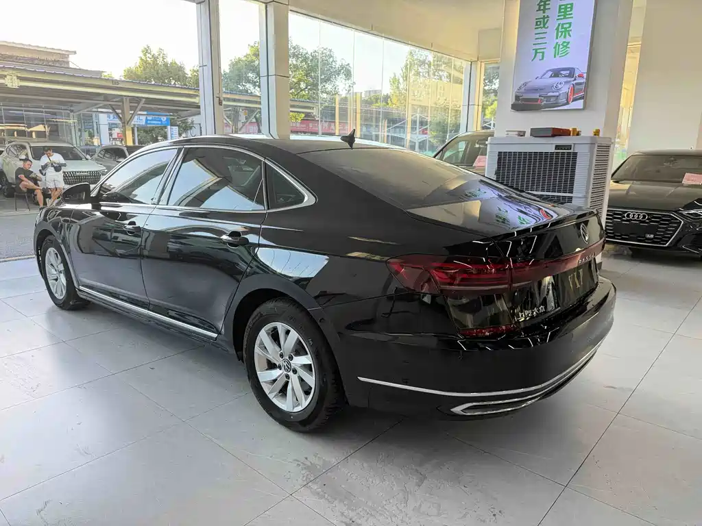 Volkswagen Passat 2023 — фото 11